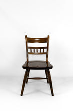 Lade das Bild in den Galerie-Viewer, Lot de 6 chaises "Windsor" / Western / Cowboy en hêtre, Circa 1970