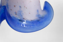 将图片加载到图库查看器,Important lustre en fer forgé, tulipes et vasque en pâte de verre bleu, Art Deco, France