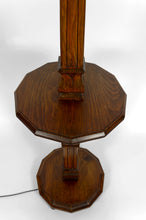 将图片加载到图库查看器,Lampadaire Arts & Crafts d’exception en bois sculpté et vitrail floral – vers 1920