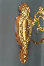 Загрузить изображение в средство просмотра галереи, Paire d'applique Rococo / Louis XV en bronze doré, socles en noyer et tulipes en verre, France, Circa 1900
