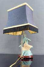 Загрузить изображение в средство просмотра галереи, Paire de Lampes Sculpturales en Bronze à Double Patine Verte et Dorée, Thaïlande, Circa 1970