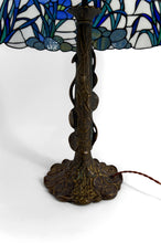 将图片加载到图库查看器,Exceptionnelle lampe de table Art Nouveau – Style Tiffany – Bronze sculpté & vitrail opalescent – Vers 1980