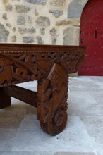 将图片加载到图库查看器,Important banc indonésien en bois de teck sculpté, Début XXe
