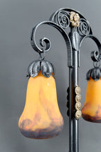 Загрузить изображение в средство просмотра галереи, Importante lampe bicéphale Art Déco en fer forgé à double patine– Muller Frères, circa 1920