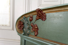 将图片加载到图库查看器,Lit Art Nouveau en bois sculpté et peint, Thème floral : Pavots / Coquelicots, France, vers 1900