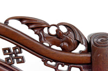 Lade das Bild in den Galerie-Viewer, 4 importants fauteuils asiatiques aux Chauves-Souris et Grues, Indochine ou Chine du Sud, Circa 1880