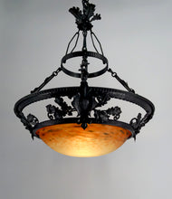 Load image into Gallery viewer, Lustre/Suspension en Fer Forgé et Pâte de Verre Soufflée, Attribué à Muller Frères Lunéville, Art Nouveau / Art Déco, France, circa 1900-1920