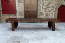 将图片加载到图库查看器,Important banc indonésien en bois de teck sculpté, Début XXe