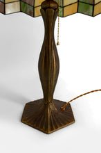 将图片加载到图库查看器,Lampe de table Art nouveau / Tiffany en bronze et vitrail – Pièce décorative d’exception – Circa 1980
