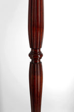 Загрузить изображение в средство просмотра галереи, Lampadaire Art Déco en noyer sculpté et abat-jour en vitrail style Tiffany – France, vers 1920