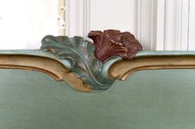 将图片加载到图库查看器,Lit Art Nouveau en bois sculpté et peint, Thème floral : Pavots / Coquelicots, France, vers 1900