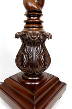 将图片加载到图库查看器,Important Lampadaire Colonne Victorienne Torsadée en Noyer Massif, Royaume-Uni, Style Tudor, Circa 1900