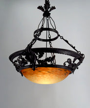Load image into Gallery viewer, Lustre/Suspension en Fer Forgé et Pâte de Verre Soufflée, Attribué à Muller Frères Lunéville, Art Nouveau / Art Déco, France, circa 1900-1920