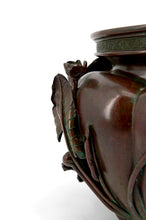 Загрузить изображение в средство просмотра галереи, Exceptionnelle jardinière / cache-pot en bronze japonais patiné Japon – Époque Meiji, vers 1880