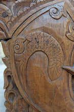 将图片加载到图库查看器,Important banc indonésien en bois de teck sculpté, Début XXe