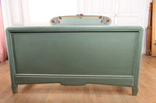 将图片加载到图库查看器,Lit Art Nouveau en bois sculpté et peint, Thème floral : Pavots / Coquelicots, France, vers 1900