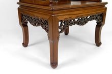 Lade das Bild in den Galerie-Viewer, 4 importants fauteuils asiatiques aux Chauves-Souris et Grues, Indochine ou Chine du Sud, Circa 1880