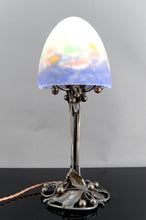 Загрузить изображение в средство просмотра галереи, Lampe Art Nouveau/ Deco en bronze et pâte de verre signée Muller Frères Lunéville, France, vers 1920