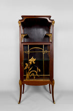将图片加载到图库查看器,Vitrine Art Nouveau, Bronzes dorés sur un thème floral, France, vers 1900