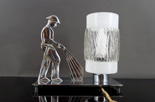 将图片加载到图库查看器,Rare Lampe en Bronze Chromé – "Soldat du Feu" – Art Déco Moderniste, Pologne, Circa 1950-1960
