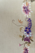 将图片加载到图库查看器,Important Ensemble de Trois Tapisseries Indochinoises Brodées de Soie Tigres et Cerfs Axis – Vietnam, Époque Coloniale, vers 1930