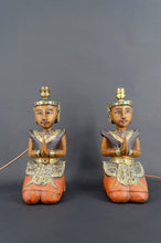 Загрузить изображение в средство просмотра галереи, Paire de Lampes Sculpturales en Bois Polychrome, Indonésie, Circa 1970