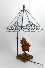 Загрузить изображение в средство просмотра галереи, Lampe « Rose des Sables » en Bronze & Abat-jour Vitrail — vers 1970