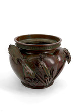 Загрузить изображение в средство просмотра галереи, Exceptionnelle jardinière / cache-pot en bronze japonais patiné Japon – Époque Meiji, vers 1880