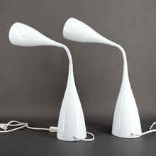 Charger l'image dans la galerie, Paire de Lampes Vintage Design en Tôle Émaillée Blanche , vers 1970