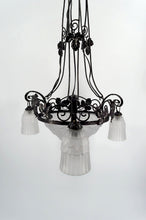 Load image into Gallery viewer, Important lustre en fer forgé, tulipes  et vasque en verre pressé-moulé, Art Deco, France, Circa 1930
