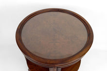 Lade das Bild in den Galerie-Viewer, Guéridon / tables gigognes transformable en 2 tables d'appoints, Art Nouveau, France, Attribué à Louis Majorelle, Circa 1910