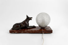 Загрузить изображение в средство просмотра галереи, Lampe Veilleuse sculpturale Art Déco – Berger allemand, circa 1930