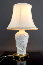 将图片加载到图库查看器,Lampe en biscuit de porcelaine, "Calla Lily", par Nicholas Berbenczy, éditée par Franklin Mint, USA, 1986