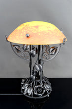 将图片加载到图库查看器,Lampe Art Déco exceptionnelle en fer forgé et pâte de verre – France, vers 1920