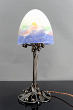 Загрузить изображение в средство просмотра галереи, Lampe Art Nouveau/ Deco en bronze et pâte de verre signée Muller Frères Lunéville, France, vers 1920