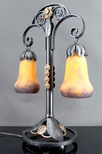 Загрузить изображение в средство просмотра галереи, Importante lampe bicéphale Art Déco en fer forgé à double patine– Muller Frères, circa 1920