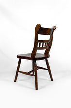 Lade das Bild in den Galerie-Viewer, Lot de 6 chaises "Windsor" / Western / Cowboy en hêtre, Circa 1970