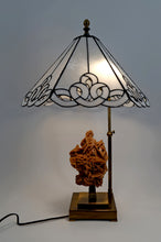 Загрузить изображение в средство просмотра галереи, Lampe « Rose des Sables » en Bronze & Abat-jour Vitrail — vers 1970