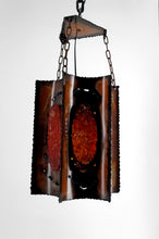 Load image into Gallery viewer, Suspension / Lustre des Potiers d'Accolay en Cuivre Patiné et Médaillons Multicolores en Résine Fractale, Circa 1970