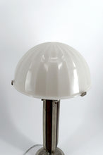 将图片加载到图库查看器,Importante Lampe de Table Art Déco Moderniste – Bois Sculpté, Bronze Nickelé & Dôme en Verre Opalin – France, vers 1930