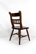 Lade das Bild in den Galerie-Viewer, Lot de 6 chaises "Windsor" / Western / Cowboy en hêtre, Circa 1970