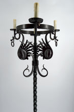 将图片加载到图库查看器,Important lampadaire en fer forgé à décor de dragons, Style néo-gothique, Art nouveau / Liberty, Italie, vers 1900
