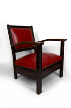 Lade das Bild in den Galerie-Viewer, Paire de Fauteuils Art Deco Colonial en Bois Sculpté, Algérie Française, Circa 1930
