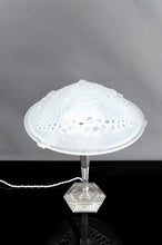 将图片加载到图库查看器,Lampe de table Art Déco en bronze nickelé et verrerie Schneider "Libellules" – France, vers 1930