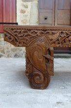 将图片加载到图库查看器,Important banc indonésien en bois de teck sculpté, Début XXe