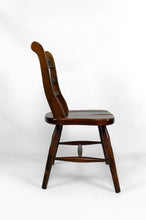 Lade das Bild in den Galerie-Viewer, Lot de 6 chaises "Windsor" / Western / Cowboy en hêtre, Circa 1970