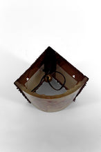 Загрузить изображение в средство просмотра галереи, Applique d'angle des potiers d'Accolay en cuivre patiné et résine fractale, France, Circa 1970