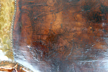 Загрузить изображение в средство просмотра галереи, Important Panneau , Fable de la Fontaine: Le Corbeau et le Renard, Cuir Repoussé et Dinanderie, Art Nouveau, Circa 1890