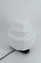 Загрузить изображение в средство просмотра галереи, Lampe Art Déco Steamline Modern, vers 1930 – Verre opalin et fer Forgé