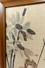 将图片加载到图库查看器,Exceptionnelle paire d'importantes tapisseries brodées Art Déco à décor de chasse primitive mythifiée, France, Vers 1930